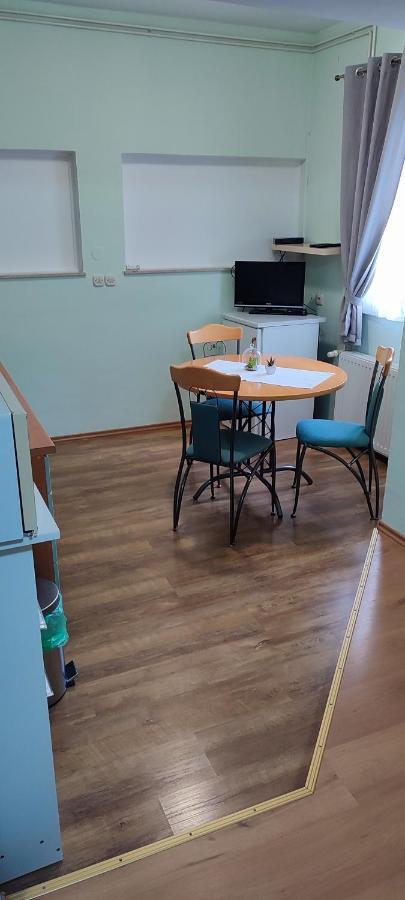 Apartments Vidos Dreznik Grad Екстер'єр фото